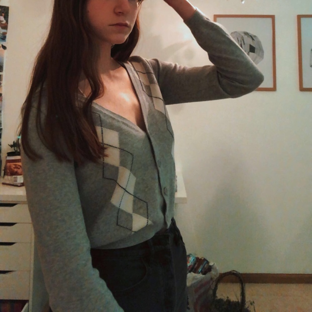 brandy melville elizabeth sweater in grey